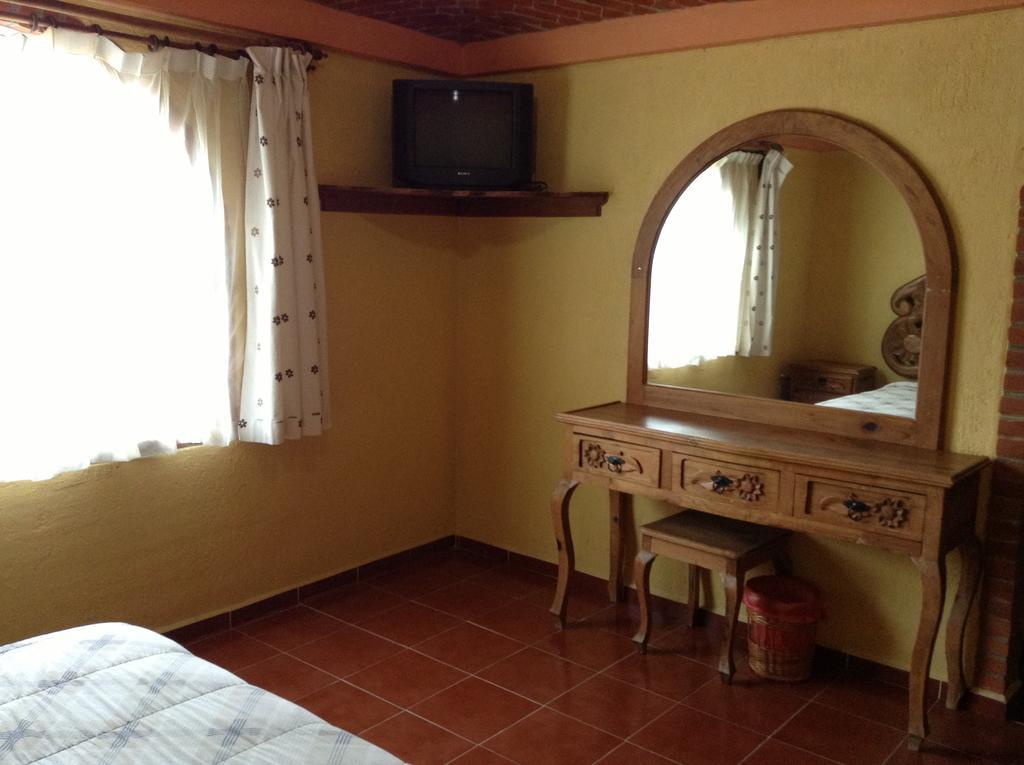 Hotel La Herradura Tecozautla Værelse billede